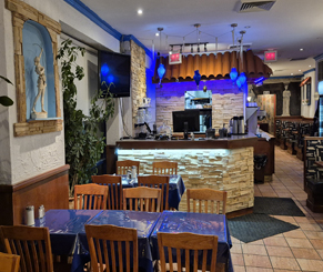 Nikas Restaurant inside showcase 3