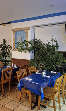 Nikas Restaurant inside showcase 1